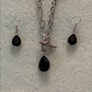 Black toggle necklace